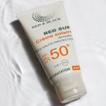 Red & Black Écran solaire invisible SPF50+ 50 ml